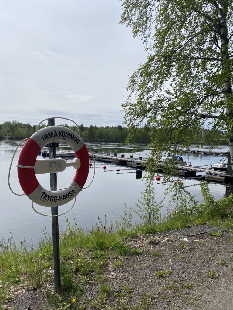 Lika självklart som en livboj!